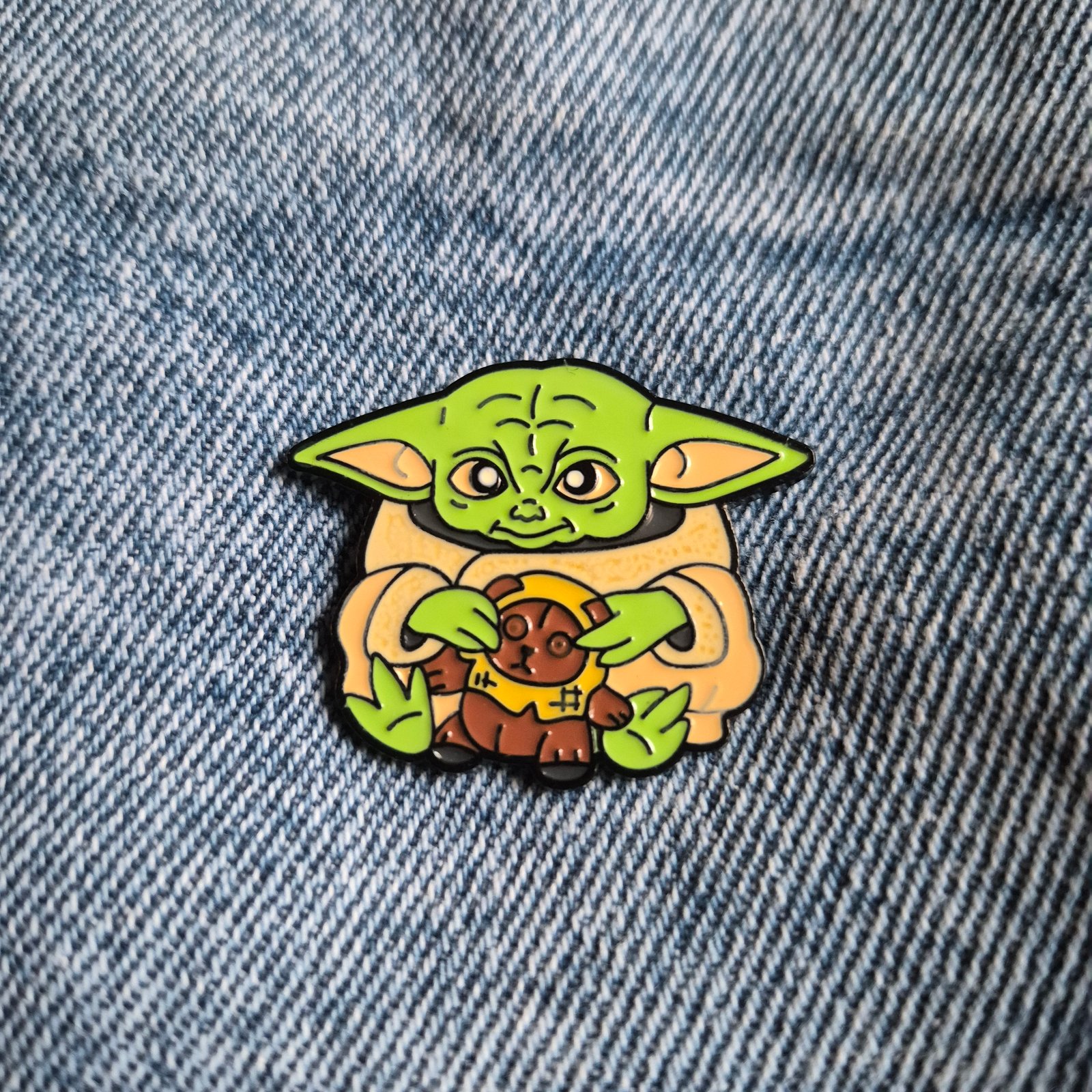 Pin Baby Yoda Peluche
